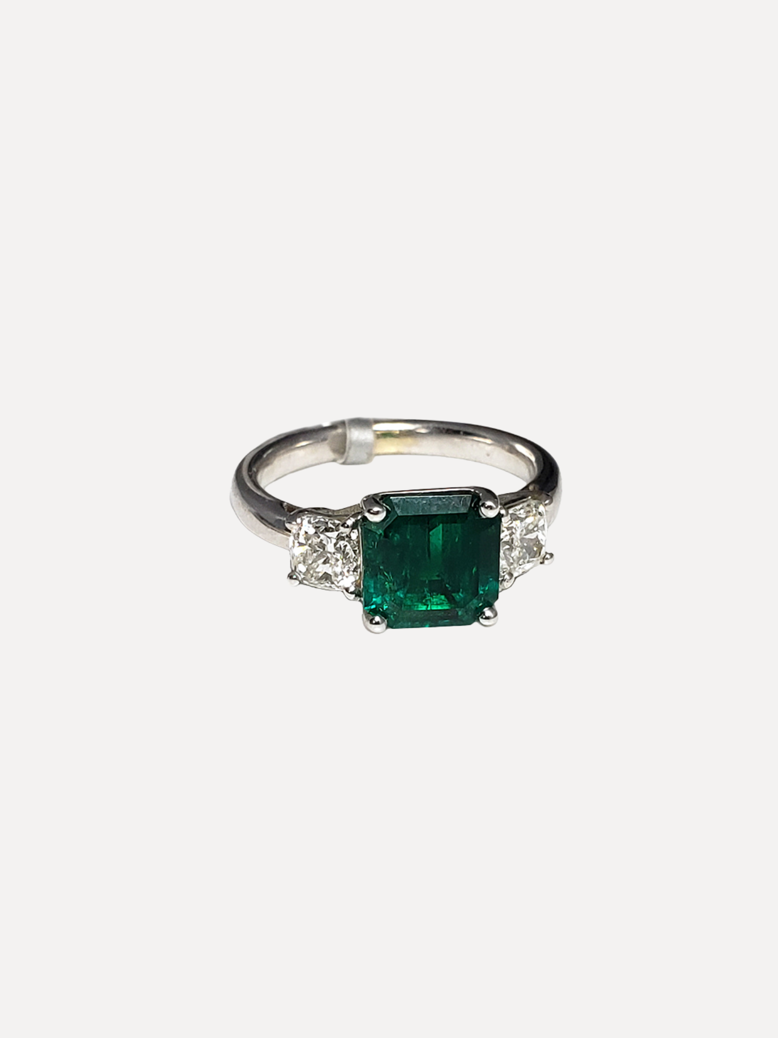 Colombian Emerald and Diamond Ring