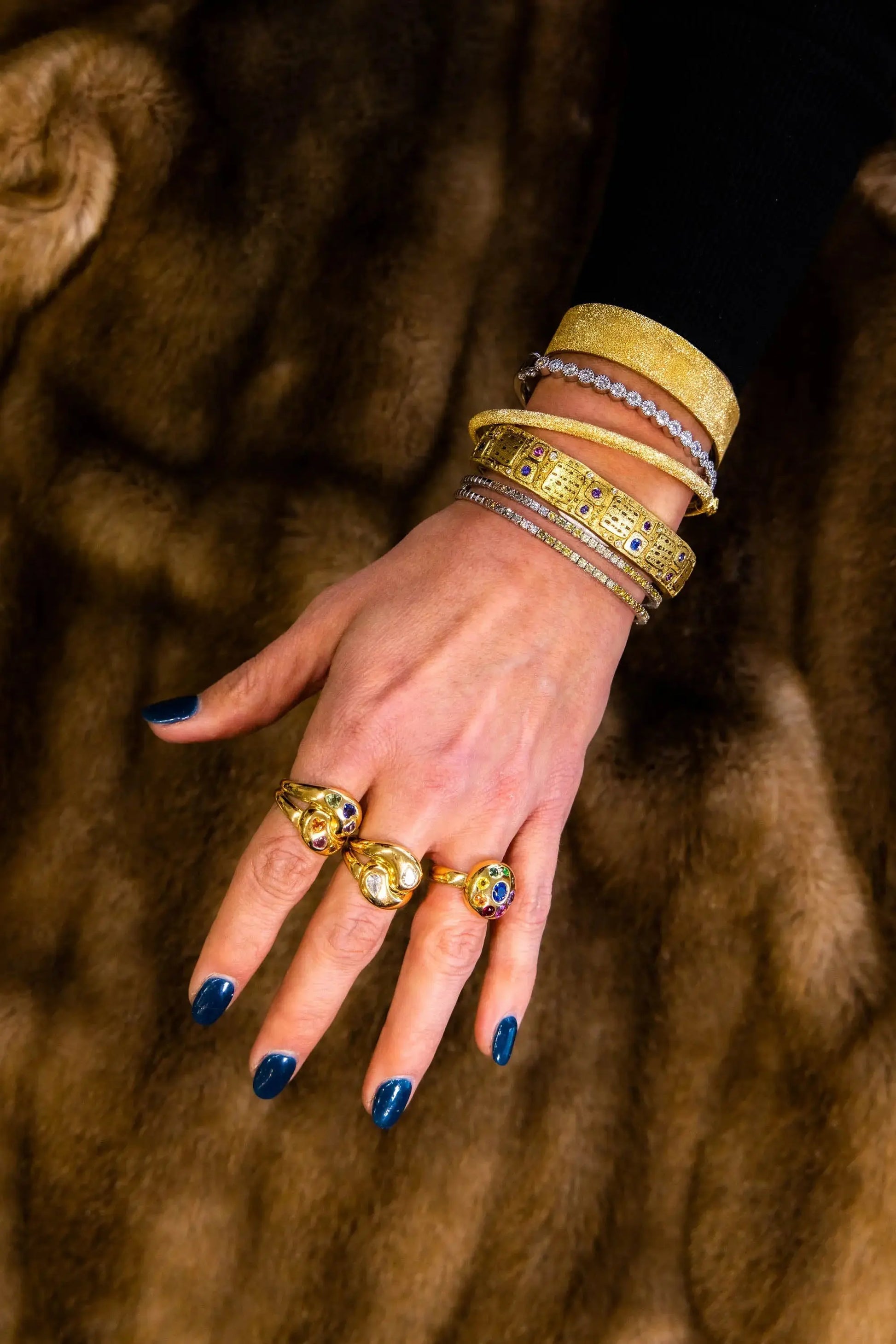 FLORENTINE FINISH BANGLE - Squash Blossom Vail