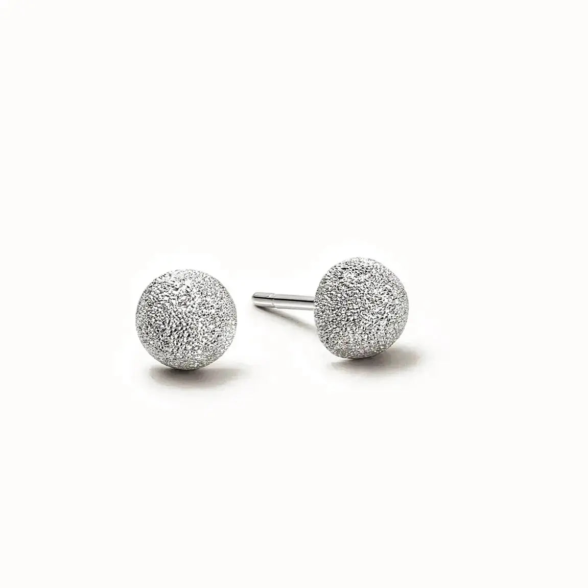 Carolina Bucci Florentine Finish Small Button Studs Carolina Bucci Florentine Finish Small Button Studs Carolina Bucci Carolina Bucci  Squash Blossom Vail