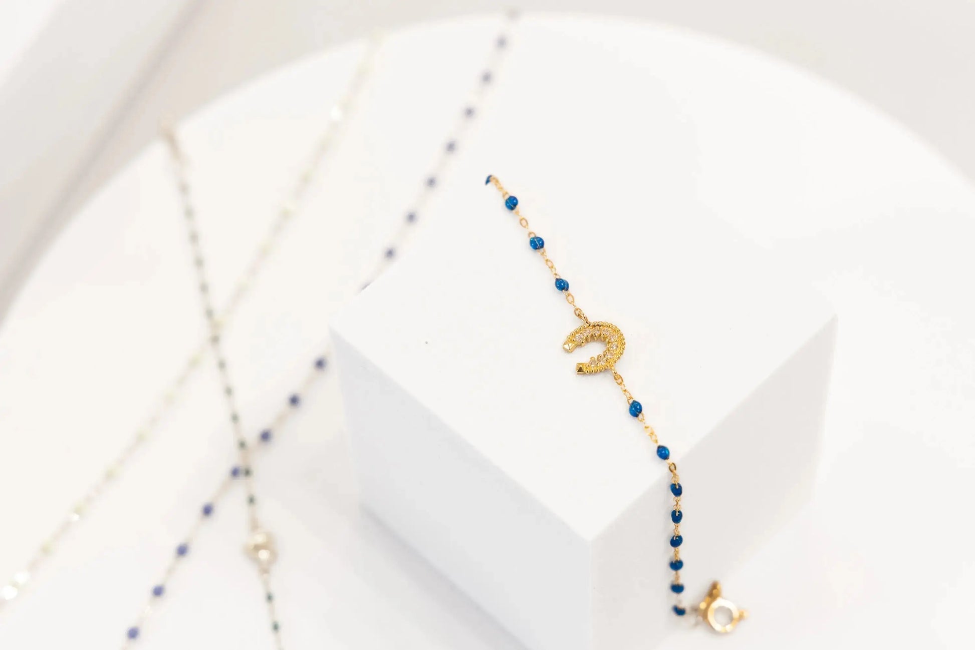 Classic Gigi Horse Shoe 9 Diamonds Bracelet, Sapphire 6.7" - Squash Blossom Vail