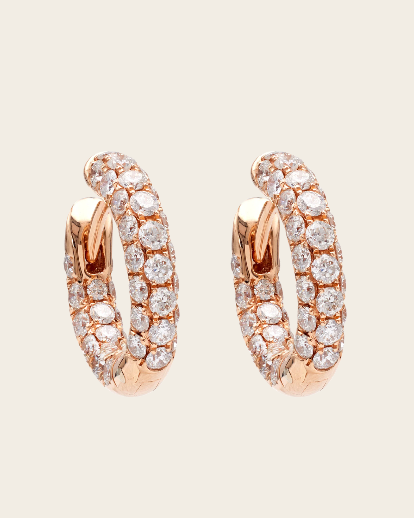 Diamond pave
3 sided earrings in rose gold