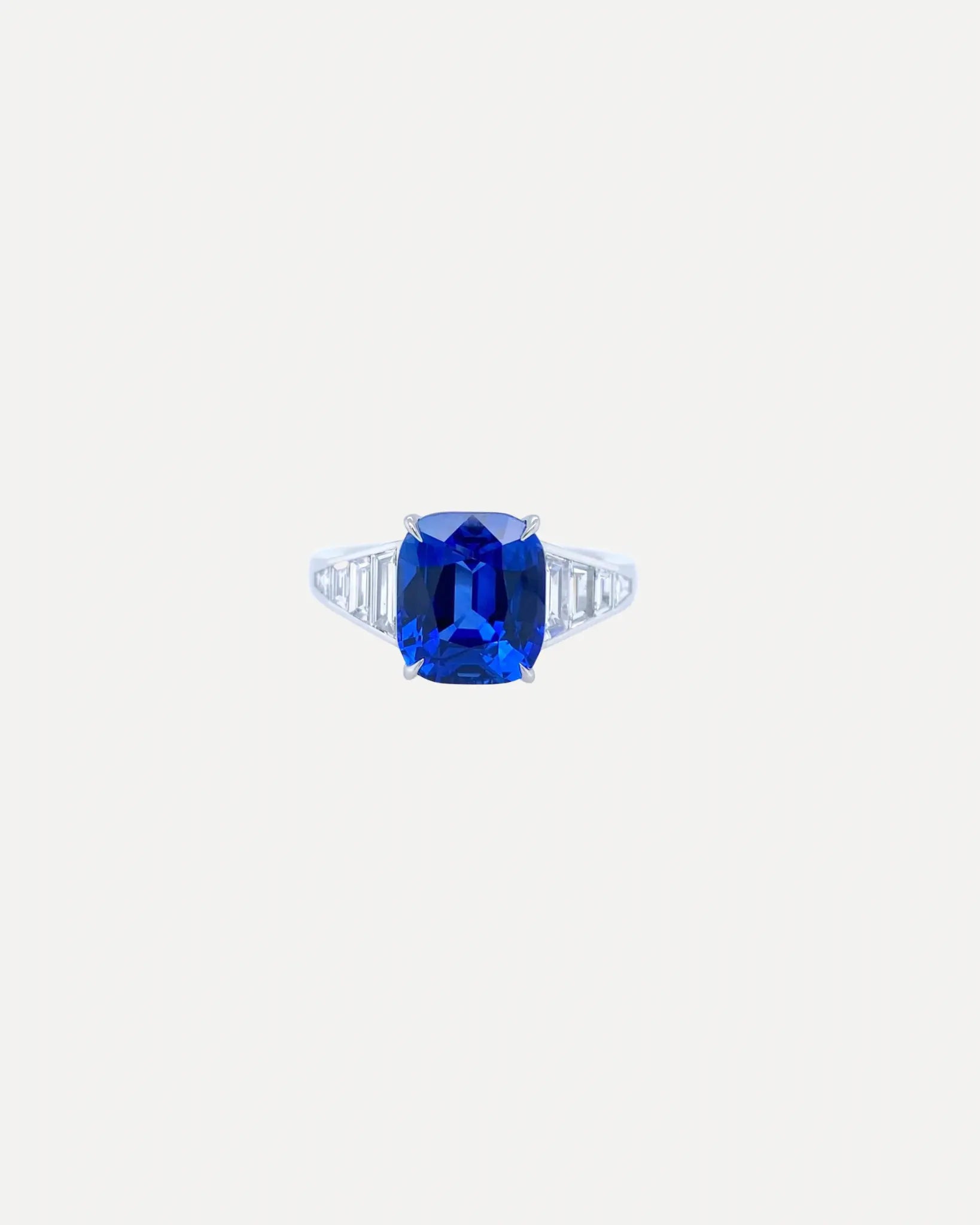 A platinum blue sapphire & diamond ladies ring by Bayco.