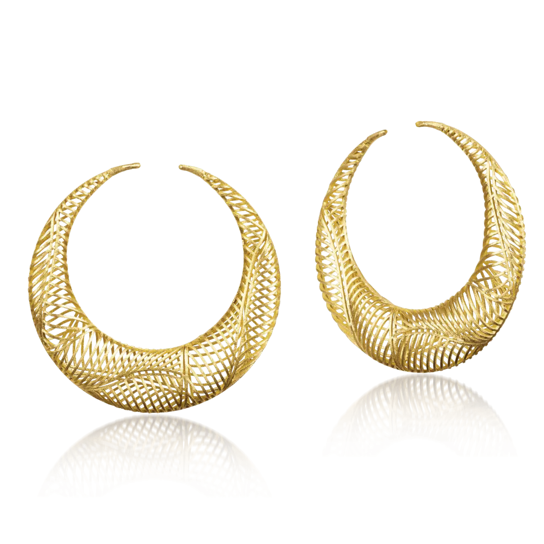 Large hoop earrings in 18k yellow gold.  Details:  Approximate diameter: 42 mm. Approximate thickness: 6.5 mm. Approx. gold weight: 14.50 g Designed by Luisa Rosas and made in Portugal