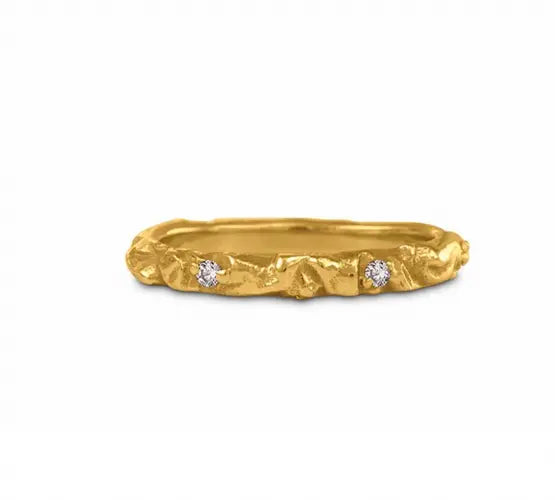 18K Yellow Gold Band with .08 cttw diamonds inspired by Arches National Park.  Dimensions- 2.85mm wide